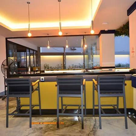 מלון Oasis מרמריס