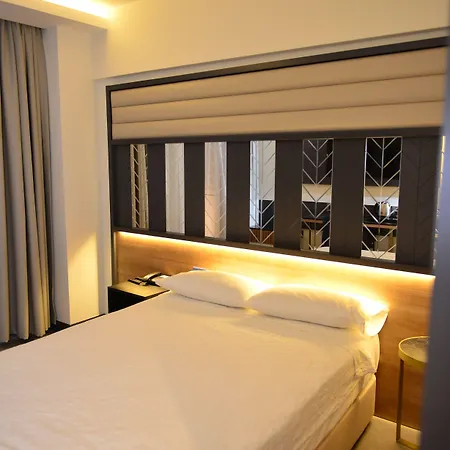 Oasis מלון מרמריס