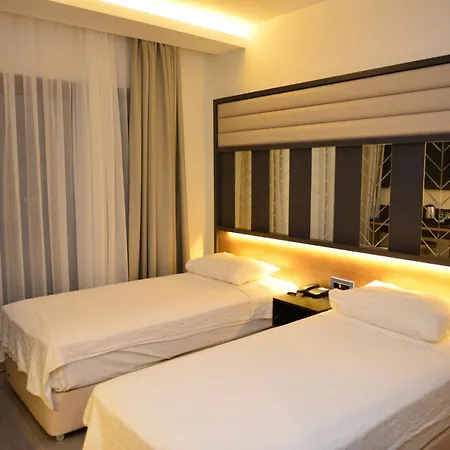 Oasis Hotel 3*