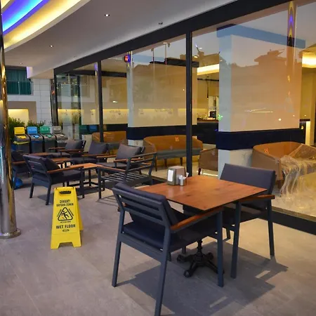 Hotel Oasis
