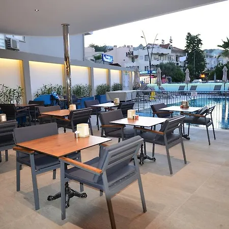 Oasis Hotel