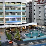 Oasis Hotel