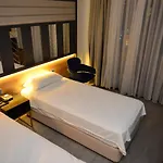 Oasis Hotel 3*