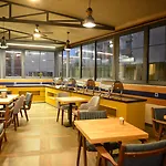 Oasis Hotel