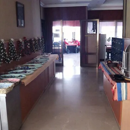 Oasis فندق مرمريس