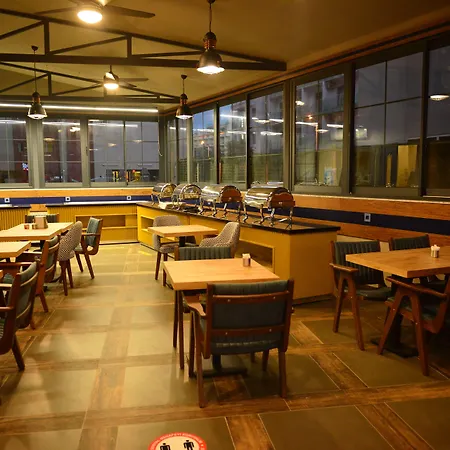 Oasis فندق 3*