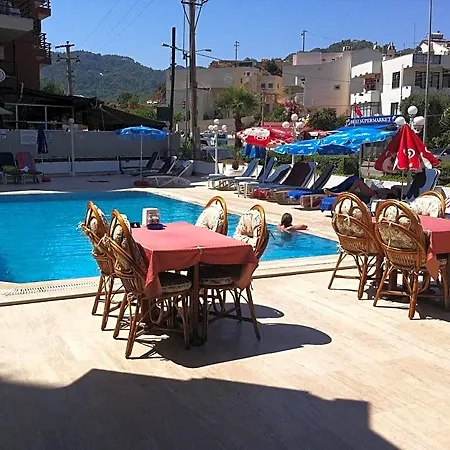 Hotel Oasis