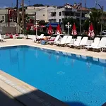 Ξενοδοχείο Oasis Μαρμαρίς