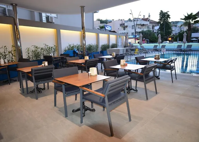 酒店 Oasis 马尔马里斯